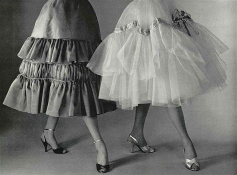 1954 petticoat | Vestiti, Sottogonna, Stile