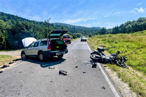 Zderzenie motocykla z samochodem osobowym Interweniował śmigłowiec LPR