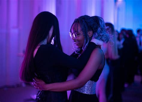 2023 Clackamas High School Prom At Portland Art Museum