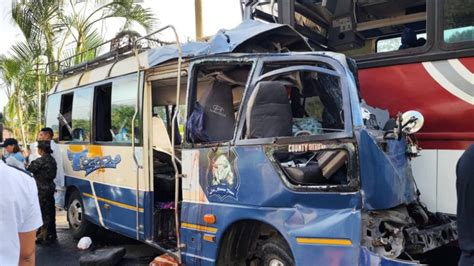 Al Menos Muertos Al Chocar Dos Autobuses En Una Ruta De Honduras