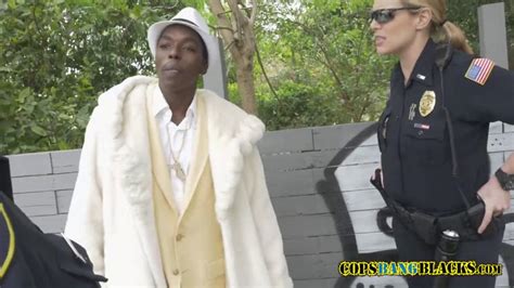 Shady Pimp Is Taken To Private Spot By Perverted Milf Cops