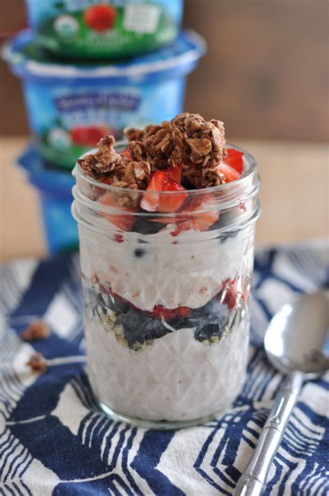 Stonyfield Greek Yogurt & A Perfect Parfait