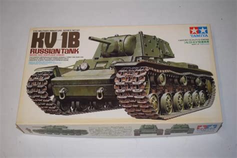 TAMIYA 35142 RUSSIAN Tank KV 1B Model 1940 W Applique Armor 1 35 NEU