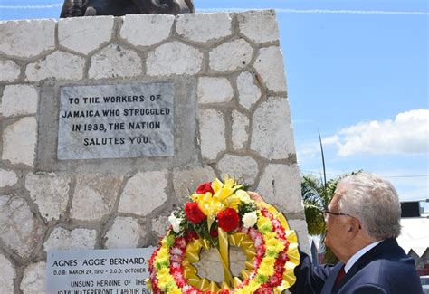 Photos Minister Samuda Receives Courtesy Call From Ilo Official Lays