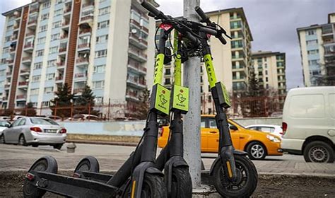 Stanbul Da Elektrikli Scooter Kullan M Na Yeni D Zenleme G Ndem