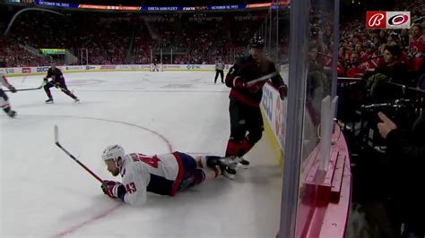 Brendan Smith throws a big reverse hit on Tom Wilson : hockey