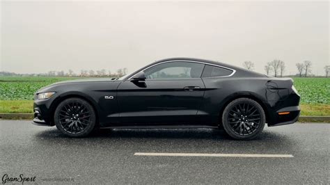 Ford Mustang Gt Z Silnikiem V Zosta Przez Nas Wyposa Ony W Kompletny