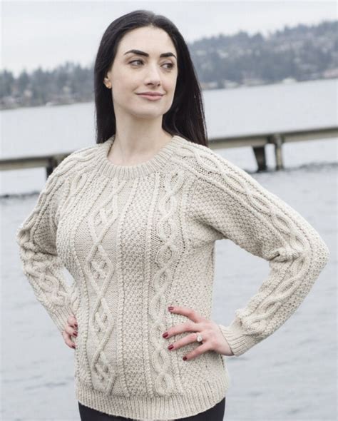 Free Knitting Pattern For A Cabled Sehome Pullover Aran Cabled Ladi