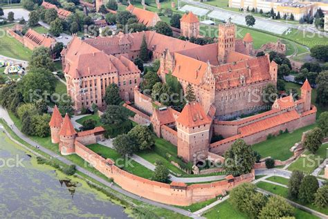 Vista Aérea Del Castillo De Malbork Foto De Stock De Castillo De