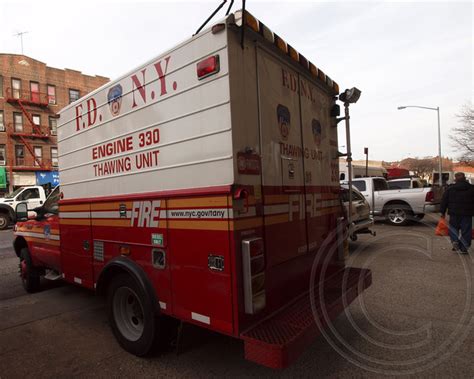 Fdny Engine 330 Thawing Unit Truck Bensonhurst Brooklyn New York