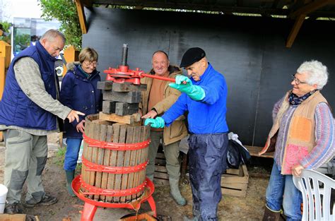 Pr S De Blois Une Foire Aux Pommes Sans P Pins Mont Pr S Chambord