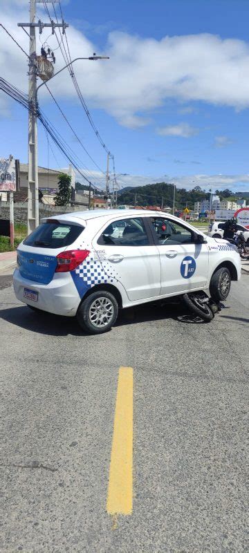 Motocicleta Vai Parar Embaixo De T Xi Ap S Acidente Neste Domingo Em