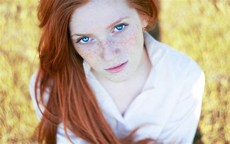 Wallpaper Face Women Redhead Model Long Hair Blue Eyes Looking At Viewer Freckles