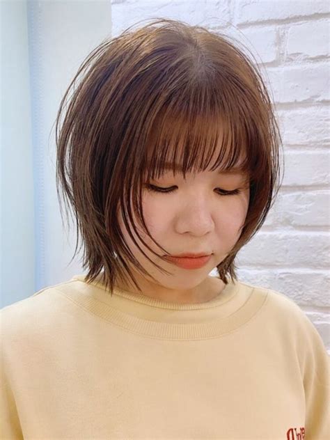 写真 13枚目 くせ毛さんに味方のウルフカットまとめ。長さ別におすすめのおしゃれなヘアスタイル Locari（ロカリ）