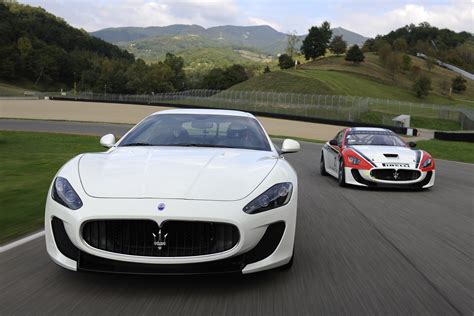 Wallpaper Sports Car Coupe Performance Car Maserati GranTurismo