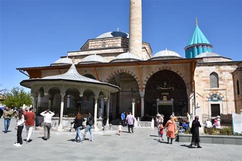 Mevlana M Zesi Bayram Tatilinde Bini A K N Ziyaret I A Rlad