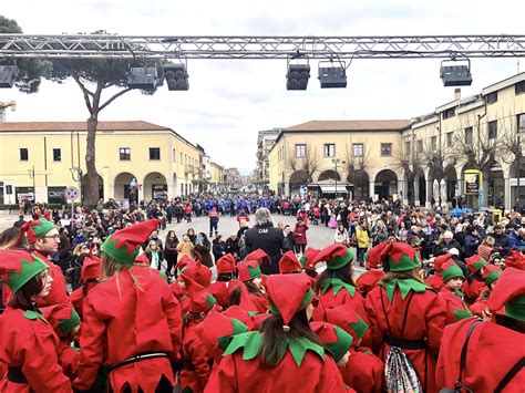 Carnevale Apriliano Pronti Per L Ultima Sfilata Del Marted Grasso