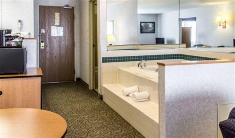 7 Romantic Hotels With Jacuzzi In Room In Denver, CO