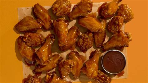 Buffalo Wild Wings Is Bringing The Honey With 2 New Sauces