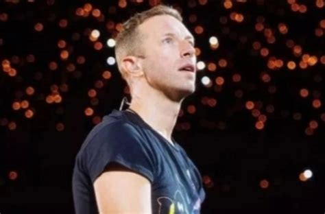 Jelang Konser Coldplay Digelar Di Gbk Chris Martin Sang Vokalis