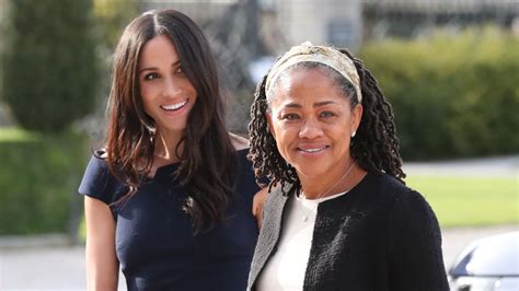 Meghan Markle S Mom Doria Ragland Shows Off Her Own Dance Moves At