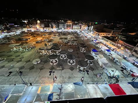 Feria Navideña Otavalo Tradición Artesanía y Gastronomía