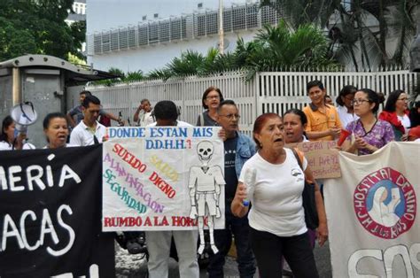 Enfermeros del país iniciaron paro de 24 horas con protestas en