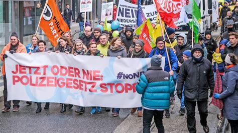 Demo Gegen Polizeigesetz In Hannover Tausende Ziehen Am Samstag Durch