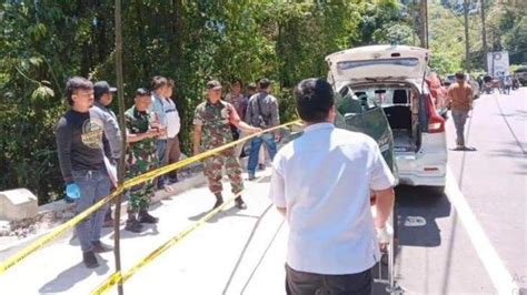 Jasad Perempuan Ditemukan Di Pinggir Jalan Medan Berastagi Terbungkus