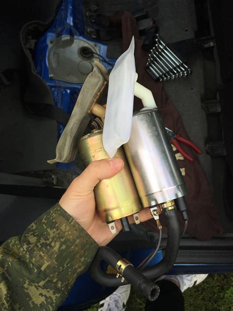 Замена топливного насоса — Nissan Sunny (N14), 1,4 л, 1995 года ...