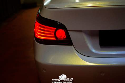 BMW E60 Colantare Alb Perlat Gold DCM Design