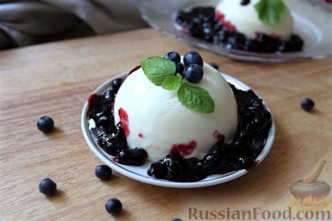 Рецепт: Панакота с черникой на RussianFood.com