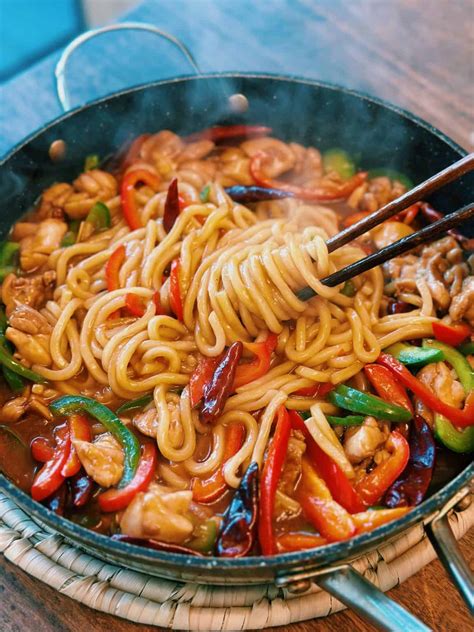 One Pot Spicy Chicken Noodles - Tiffy Cooks