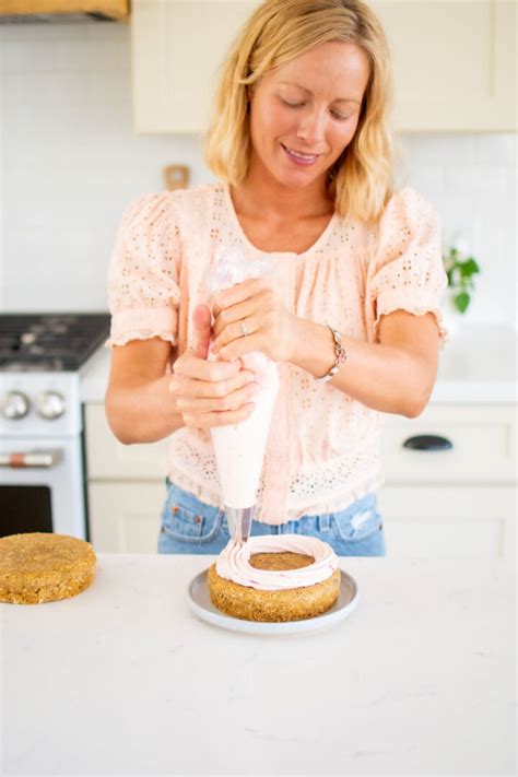 How To Make A Naked Cake Easy Baking Recipe