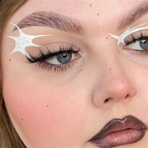 Alemaliszewska Makeup White Makeup Eyeliner