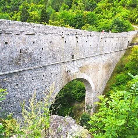 Ponte Acquedotto Romano Di Pont D Ael Abbonamento Musei