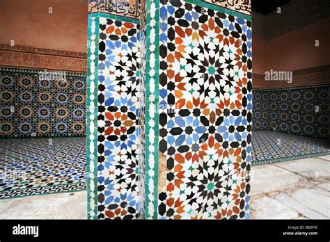 Détail de la Mosaïque de carreaux à la Medersa Ben Youssef l école