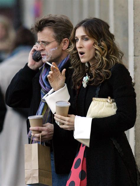 Carrie Bradshaw Still Smoking In Sex And The City Reboot