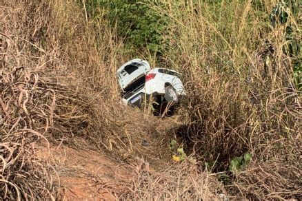 MidiaNews Bandidos roubam carro e fazem mulher de refém