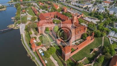 Malbork Nad Rzek Nogat Najwi Kszy Redniowieczny Murowany Zamek Wall