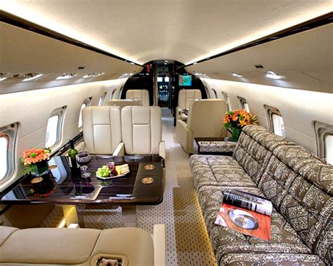 BOMBARDIER CHALLENGER 850 - PRIVATE JETS - CAPAVIA CHARTER