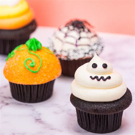 Halloween Dozen – Trophy Cupcakes