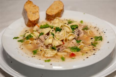 Sopa Tradicional De Capeletti Agnolini De Frango Sopa De Inverno