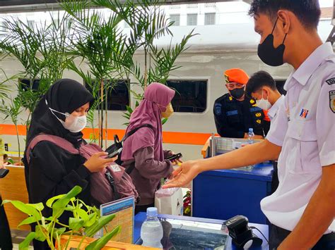 Kai Daop Jakarta Minta Maaf Atas Keterlambatan Ka Akibat Banjir Di