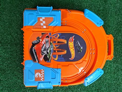 Hot Wheels Carrying Case Slot Car Race Track Set Hobbies Toys