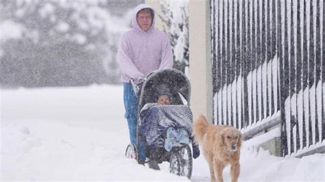 Massive Winter Storm Brings Frigid Cold In Us Over 1500 Flights