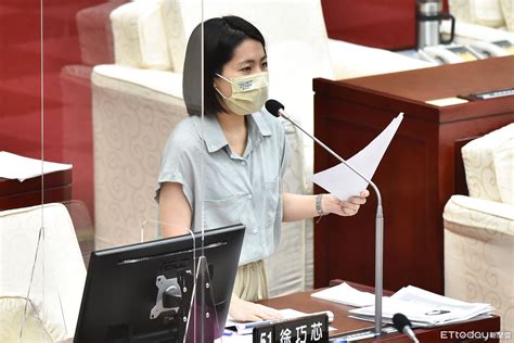 徐巧芯爆：綠營議員助理「扮受訪民眾」 街訪帶風向攻擊盧秀燕 Ettoday政治新聞 Ettoday新聞雲