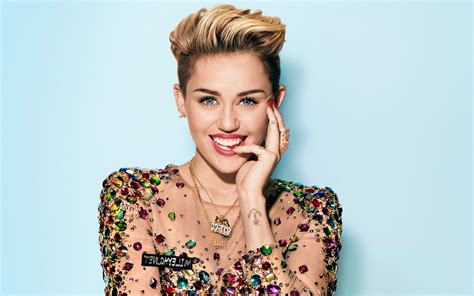 Miley Cyrus Desktop