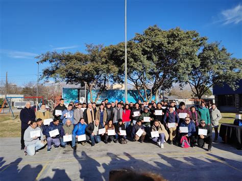 Entrega De Certificados De Cursos Con Salida Laboral En Berazategui