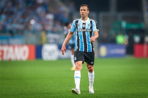 Lucas Leiva Faz An Lise Da Vit Ria Do Gr Mio Sobre O Huachipato